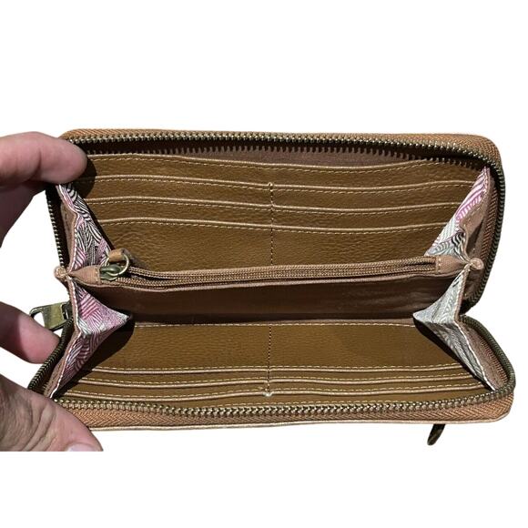 the Sak Brown Zip up Clutch Wallet - Picture 3 of 3